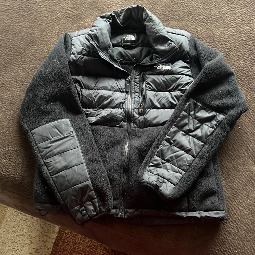 Women’s north face jacket size medium